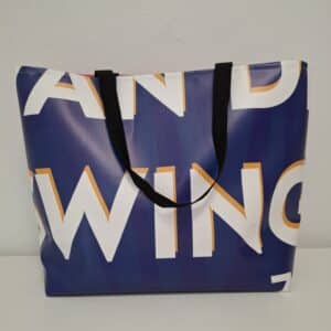 Bannertas groot - blauw/rood met witte letters