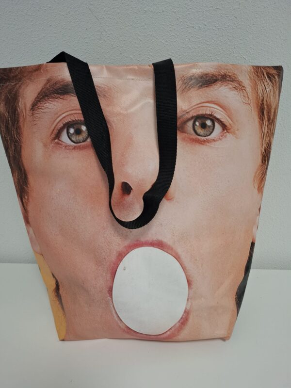 Bannertas groot vrouw met kauwgom - Afbeelding 2